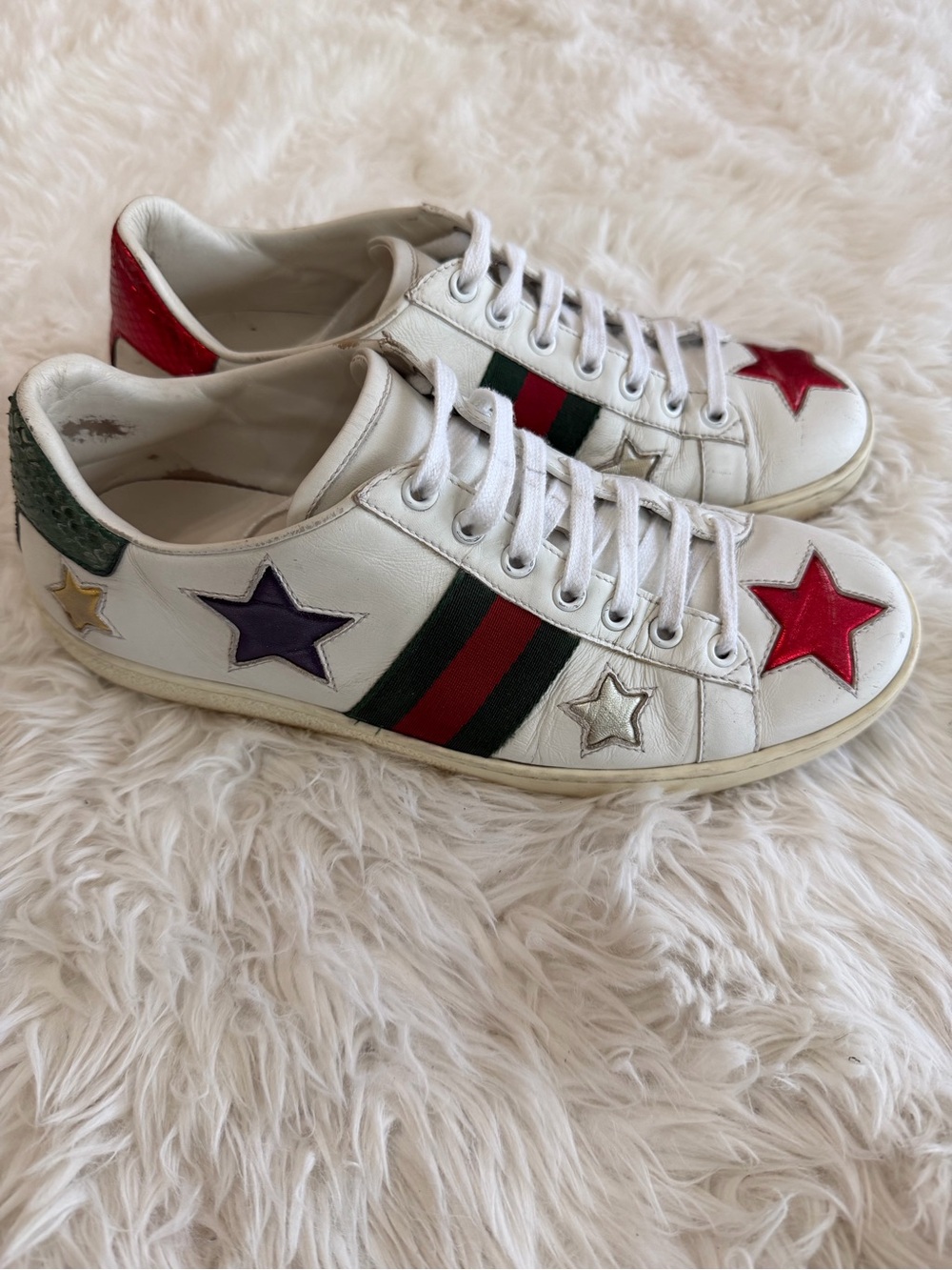 Gucci White Leather  with Red & Green Stripes and Multicolor Stars Size 38.5